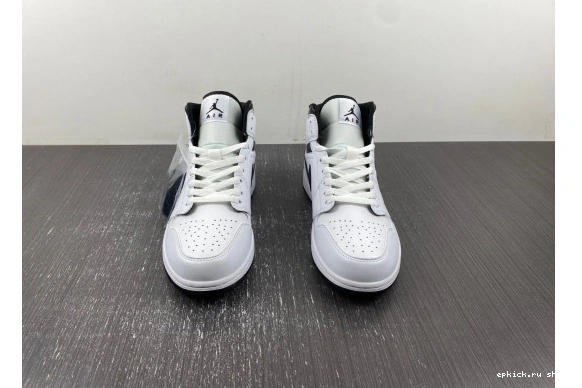 Rep EP  Jordan DQ8426-132 1 Air DQ8426-132 Mid 0901